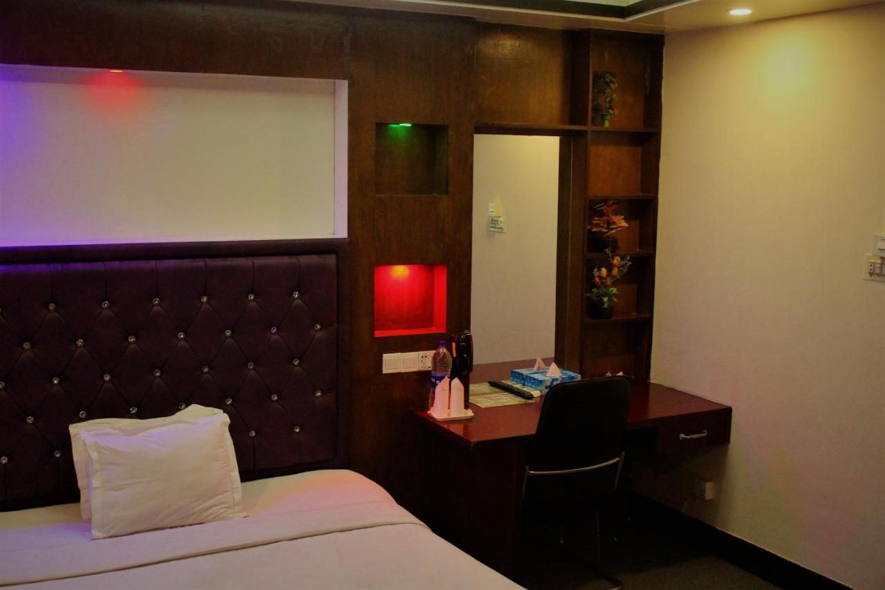 Hotel Blue Bird Daca Exterior foto
