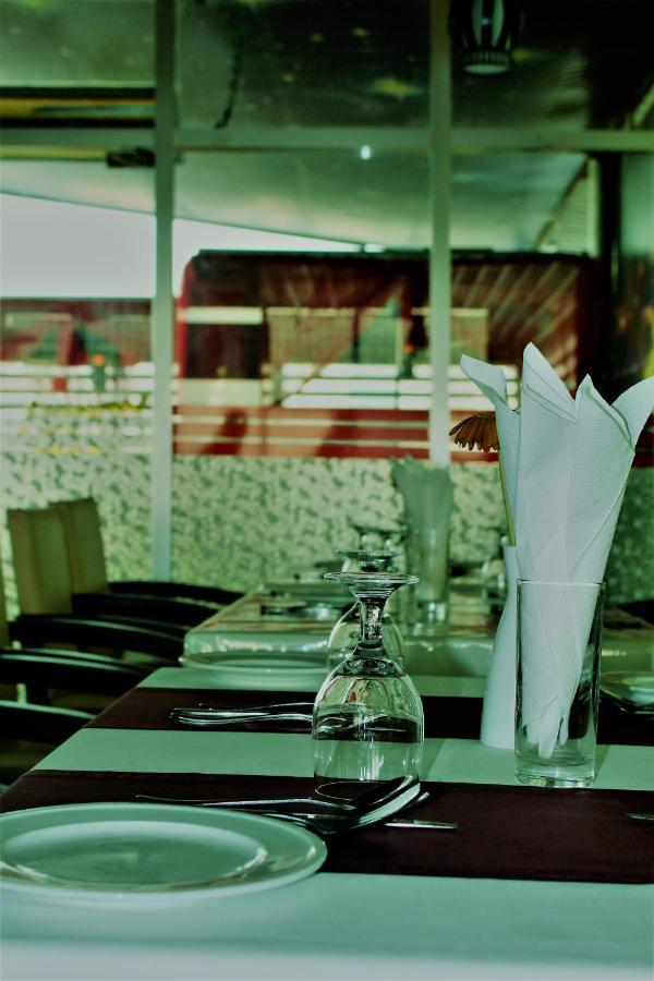 Hotel Blue Bird Daca Exterior foto