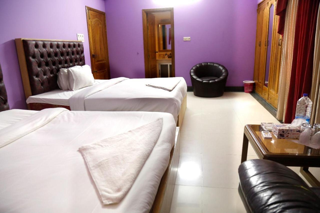Hotel Blue Bird Daca Quarto foto
